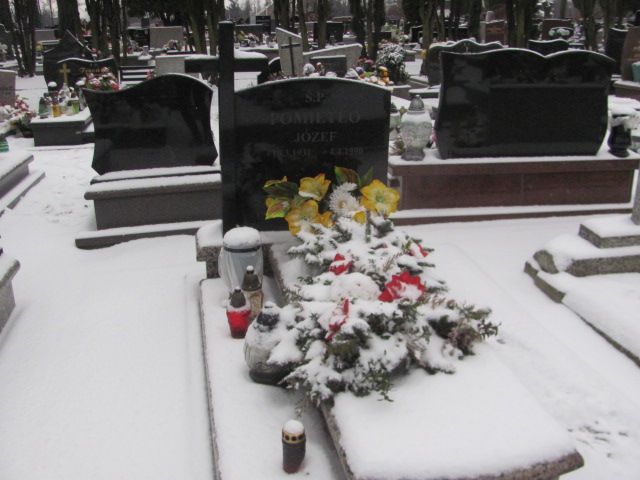 Grób Monika Pomietło