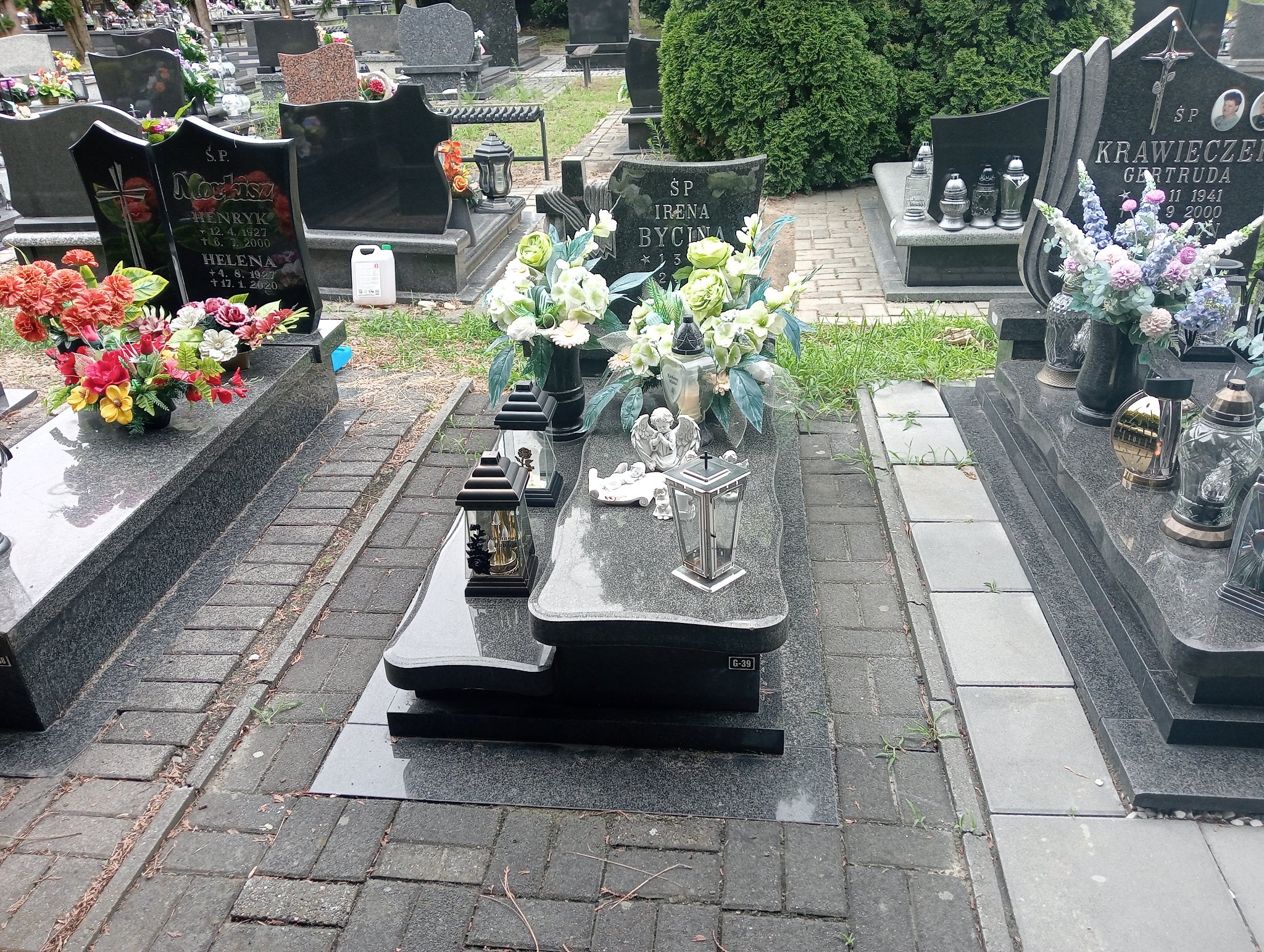 Grób MALWINA BYCINA